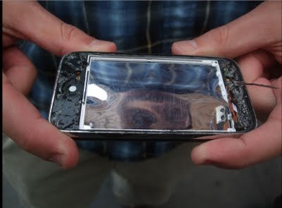 #03 Zerstörte iPhones