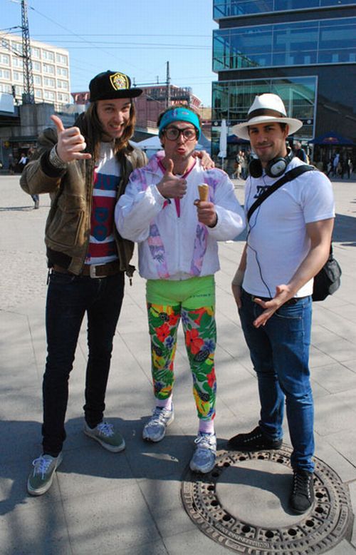 #01 Crazy Street Fashion