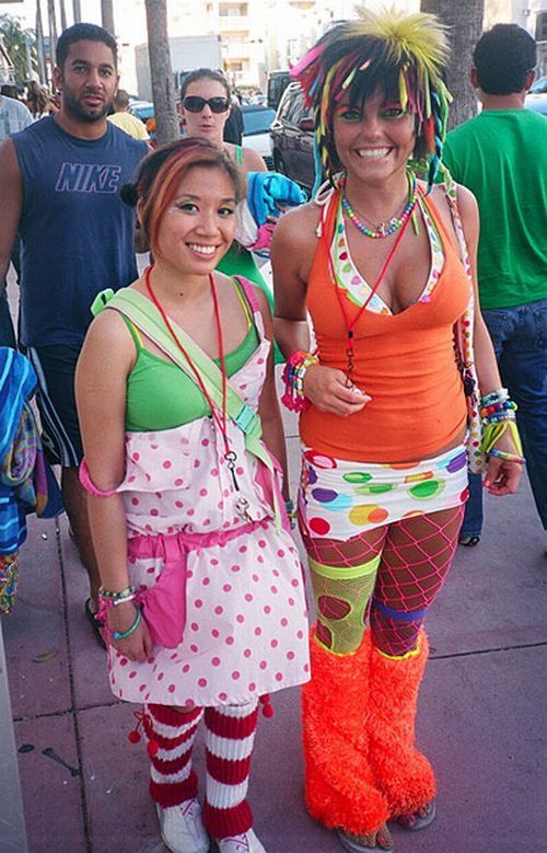 #04 Crazy Street Fashion