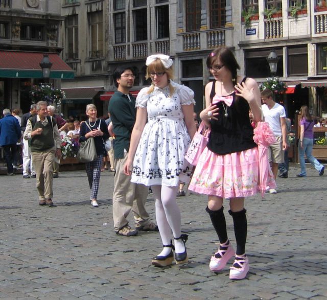 #34 Crazy Street Fashion