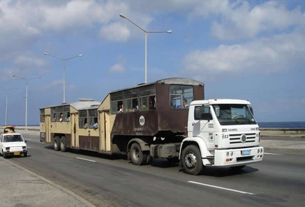 Busse in Kuba