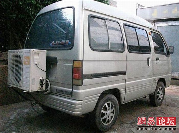 Chinesischer Kleinbus mit Klimaanlage