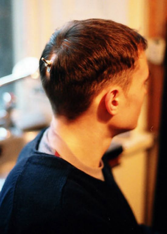 #07 Schalter am Hinterkopf