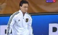 Mesut Özil am Kaugummi