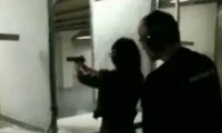 Eine Frau an der Waffe 2