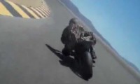 Mit dem Motorrad in die Kurve legen