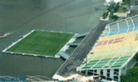 Schwimmender Fussballplatz