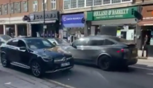 Flügelbruch am Auto