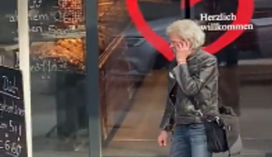 Es liegt an seinem Telefon