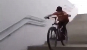 Treppen runter radeln