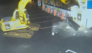 Geldautomat mit dem Bagger abholen