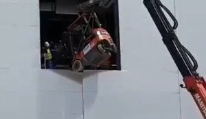 Gabelstapler am Haken