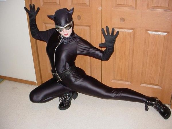 Frauen verkleidet als Catwoman