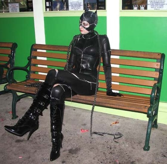 Frauen verkleidet als Catwoman