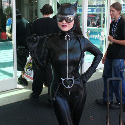 Frauen verkleidet als Catwoman