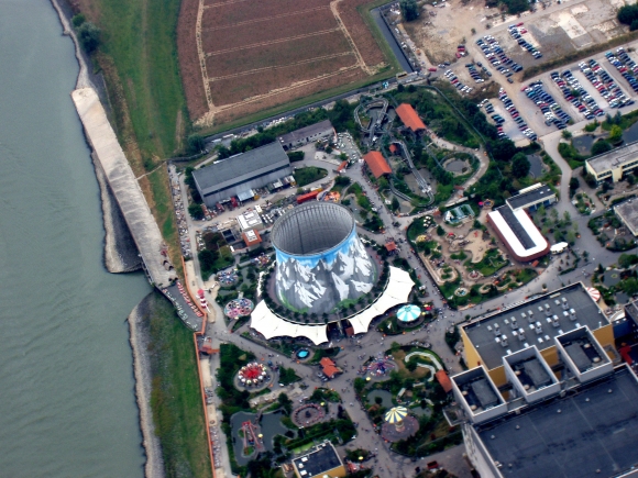 Riesen-Kettenkarussell im Wunderland Kalkar