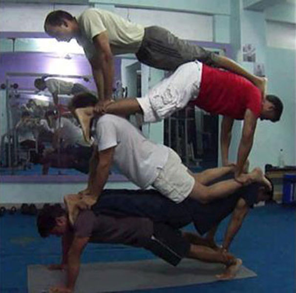 Sportsfreunde im Fitnesscenter