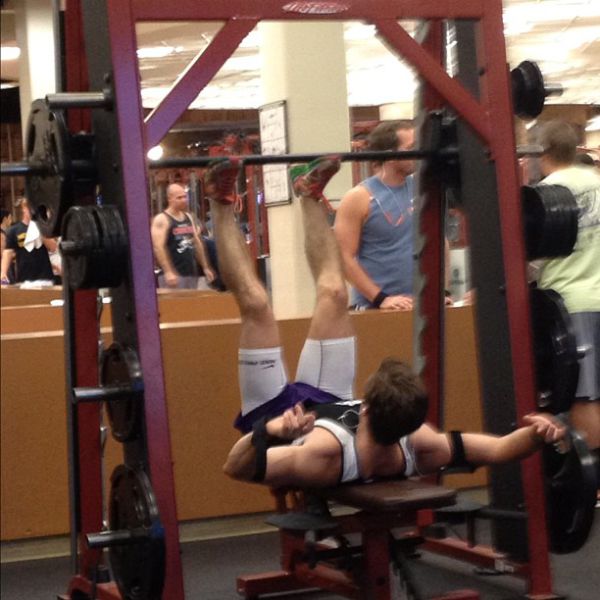 Sportsfreunde im Fitnesscenter