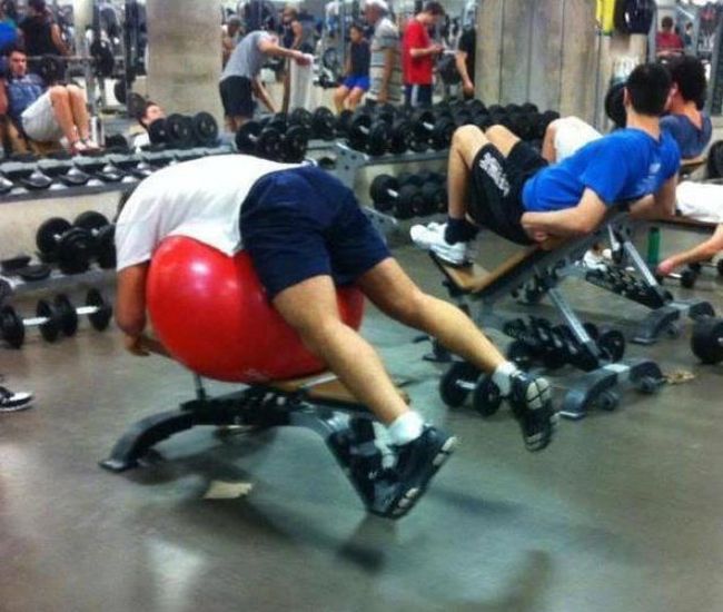 Sportsfreunde im Fitnesscenter