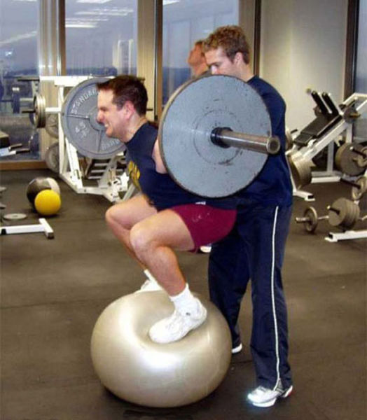 Sportsfreunde im Fitnesscenter