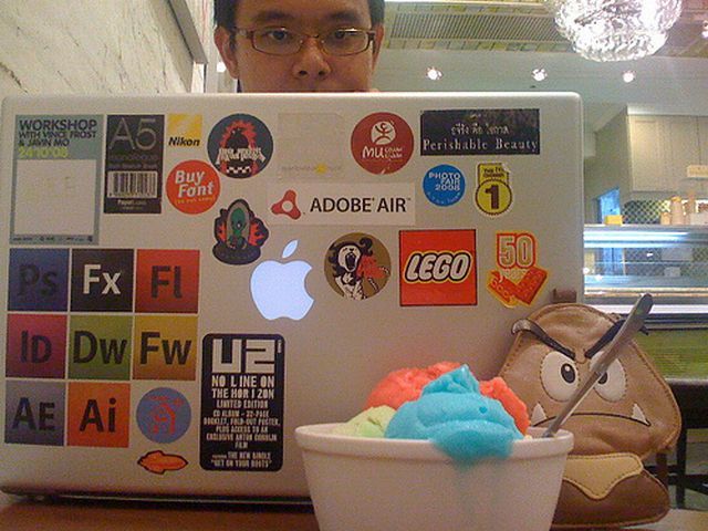 Beklebte Laptops