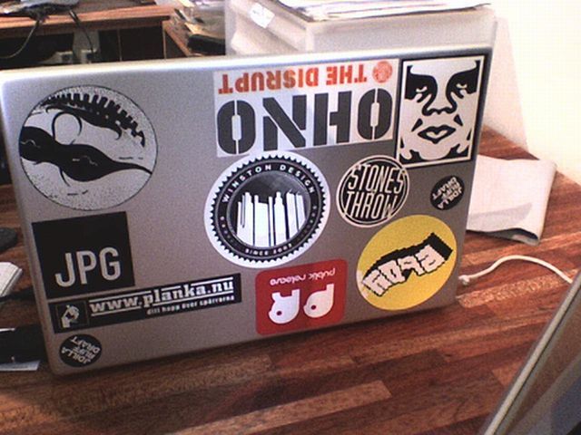 Beklebte Laptops