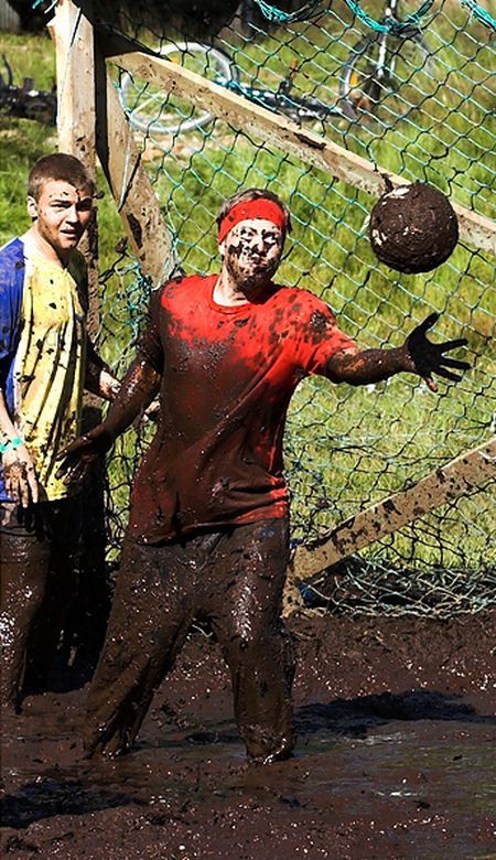 Schlamm-Fussball Weltmeisterschaft