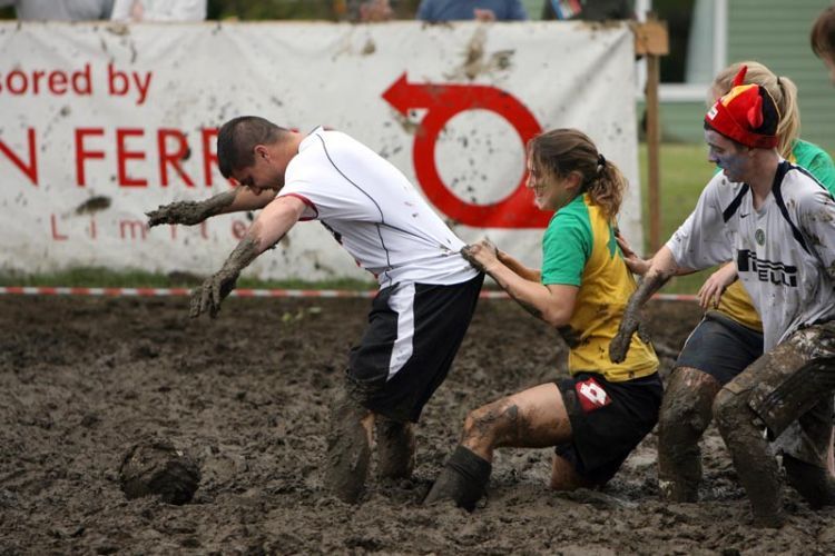 Schlamm-Fussball Weltmeisterschaft