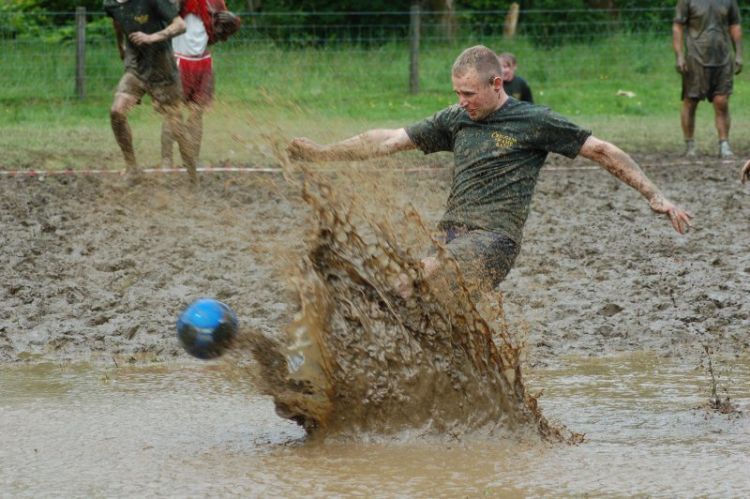 Schlamm-Fussball Weltmeisterschaft
