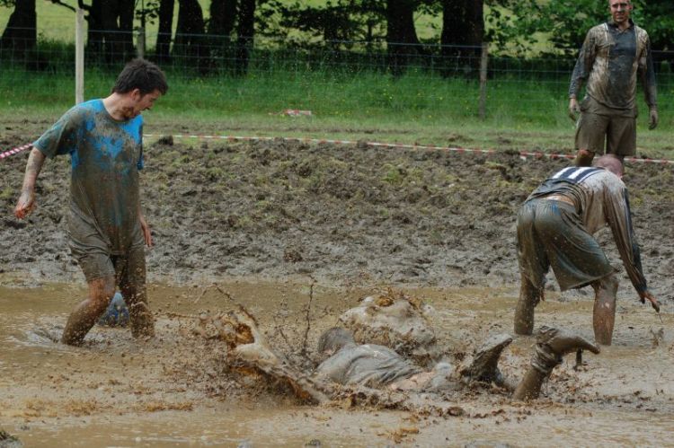 Schlamm-Fussball Weltmeisterschaft