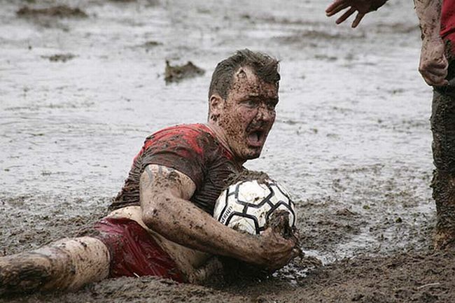 Schlamm-Fussball Weltmeisterschaft