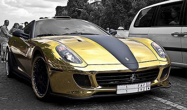 Goldener Ferrari 599 GTB