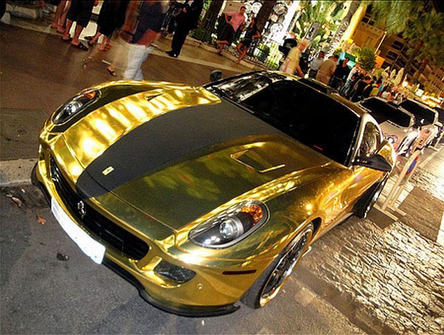 Goldener Ferrari 599 GTB
