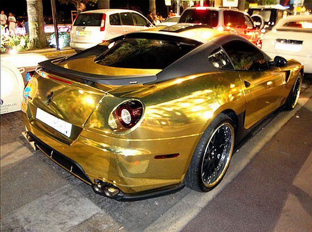 Goldener Ferrari 599 GTB