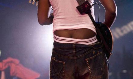 Die Hose auf halb neun