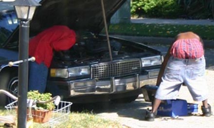 Die Hose auf halb neun