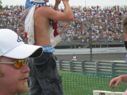 Die Hose auf halb neun