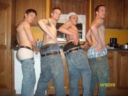 Die Hose auf halb neun