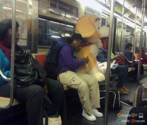 Lustige und verrückte Leute in der U-Bahn 4