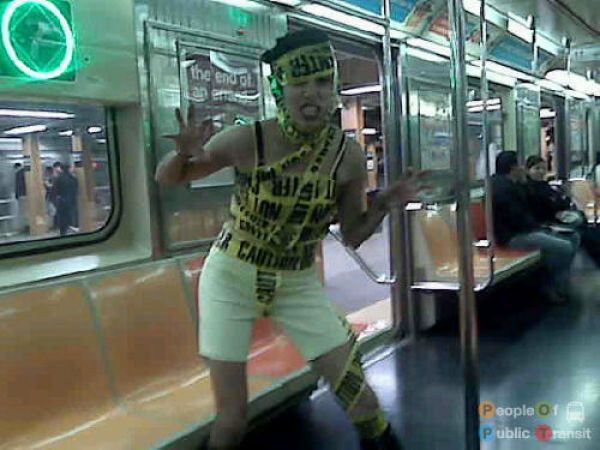 Lustige und verrückte Leute in der U-Bahn 4