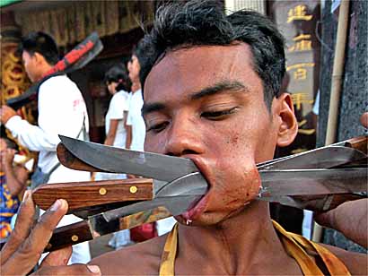 Bizarrer Körperschmuck