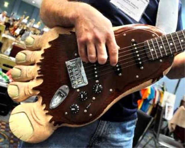 Total verrückte Gitarren