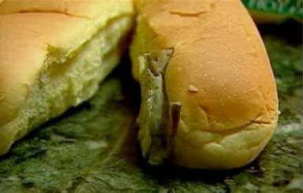 Brötchen mit Fleischeinlage