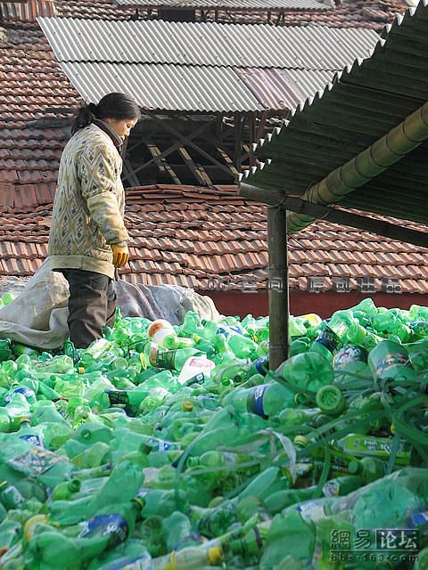 Plastikflaschen-Berge