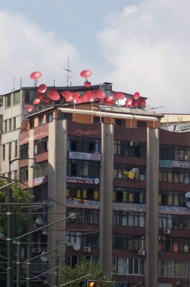 Satellitenanlagen aus aller Welt