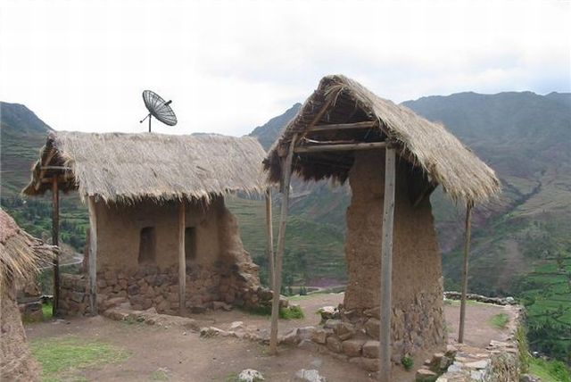 Satellitenanlagen aus aller Welt