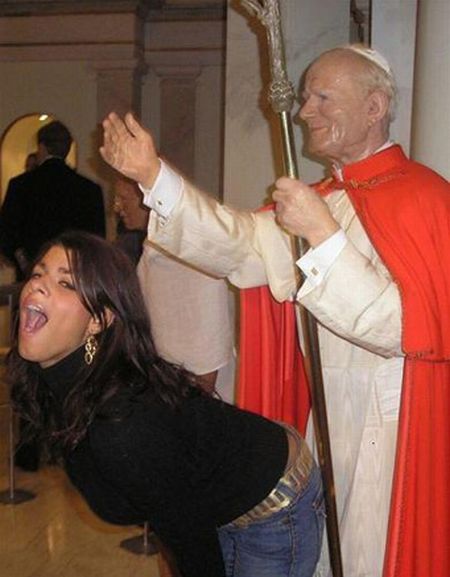 Misshandelte Statuen