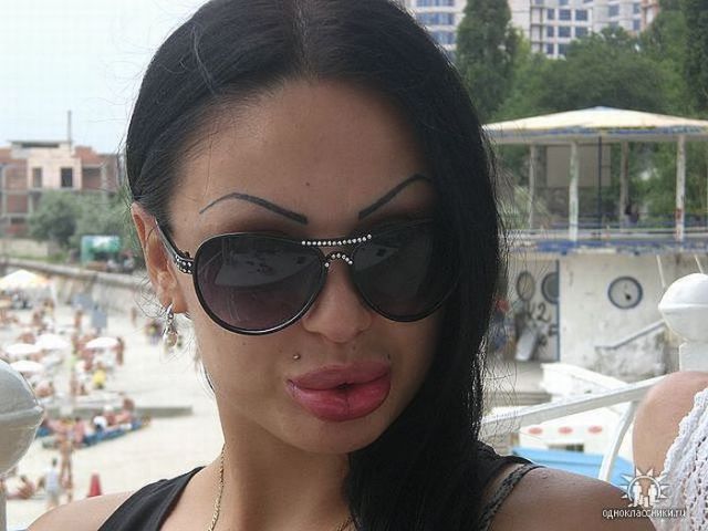 Schlauchboot-Lippen