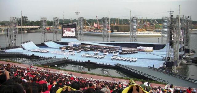 Schwimmender Fussballplatz