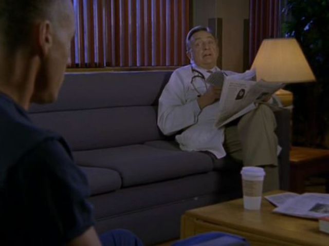 Zeitung lesen in Serien und Filmen